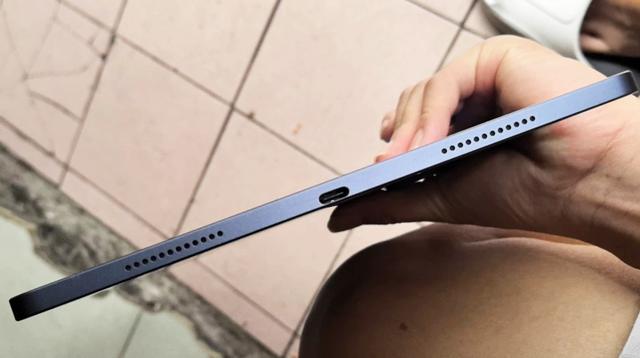 12.2Ӣ��˫ģ���ڰײ�ɫ���⻻�����TCLƽ����ԣ������鼮�Ķ�